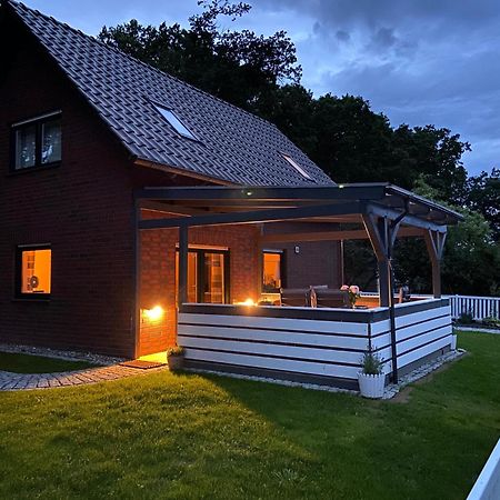 Strandhaus Mathea - Ruhige Lage Direkt Am Fleesensee - Parkplatz, Kamin, Sauna - Familienfreundlich Unter Gohren Exterior photo